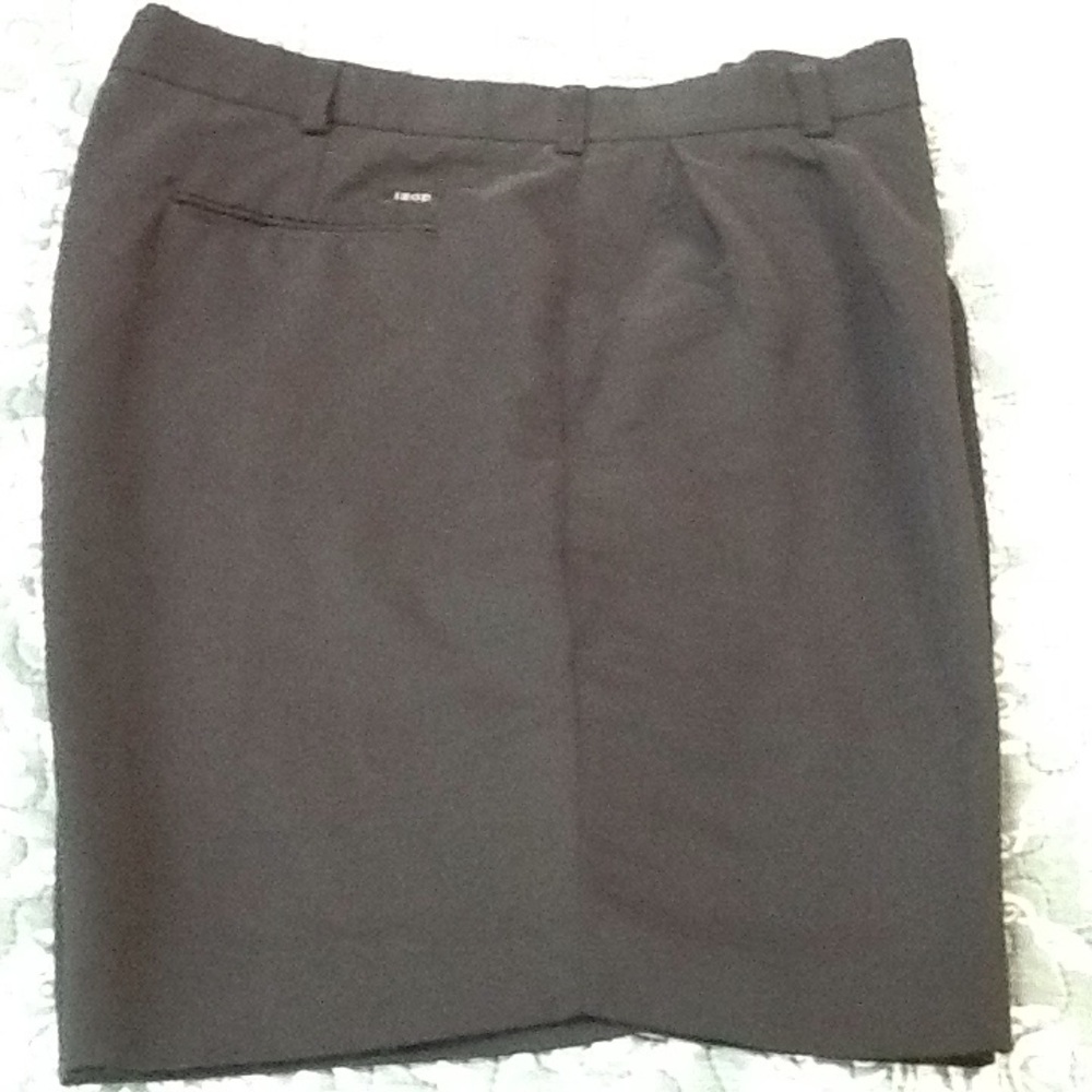 Izod men's black dress pleated shorts. Sz 38 NWOT